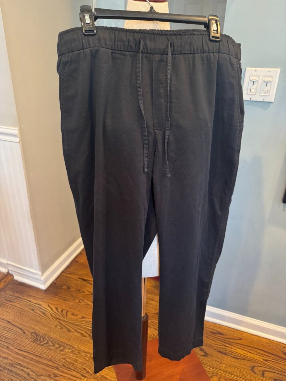 Gap easy pant in color black and size large